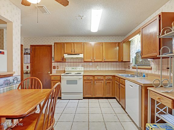 4th image of 10832 PERCHERON Drive