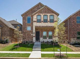 160 McCartt Dr, Lewisville, TX 75067
