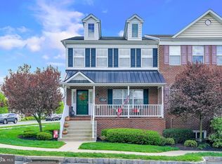 2145 Danville Dr, Pennsburg, PA 18073