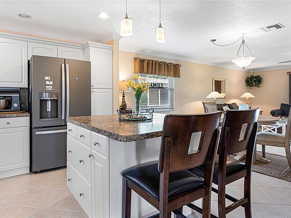 4th image of 5583 Hamlet Ln