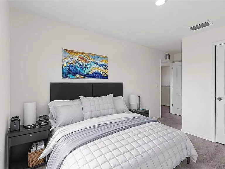 2805 Rock Sound St — Photo 13