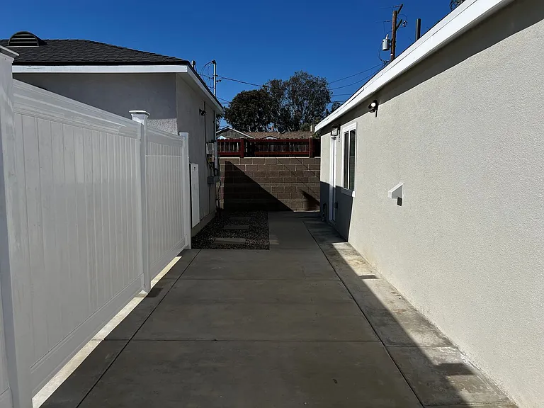 7820 1/2 Farmland Ave — Photo 16