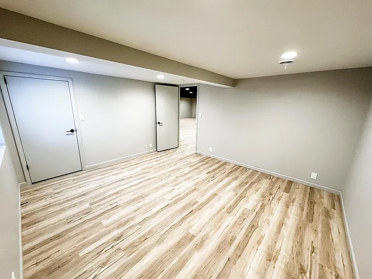 9236 Lavant Dr — Photo 41