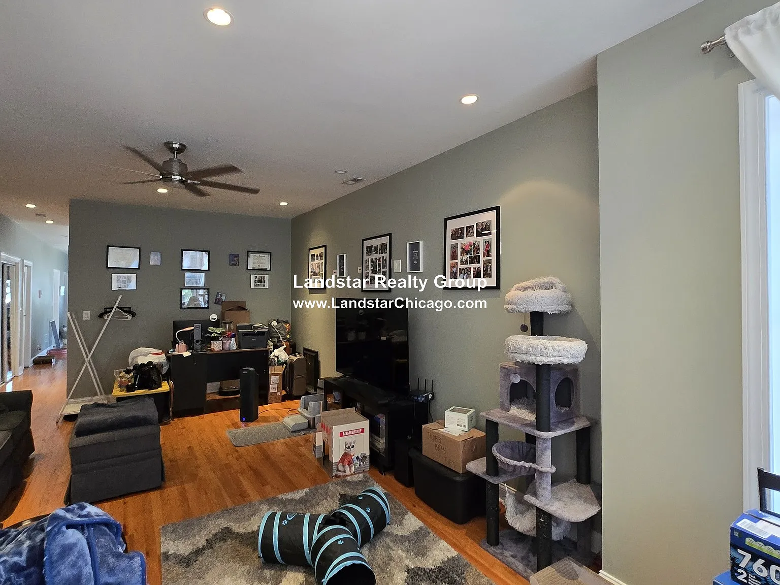 3 bed, 2.0 bath, 2600 sqft, $2,975 — Photo 4