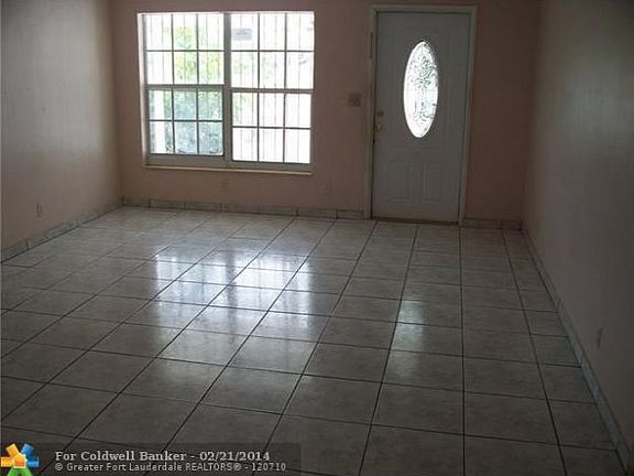 4th image of 5240 NE 5th Ave