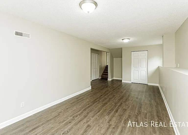 1135 Marsh Hawk Dr — Photo 3