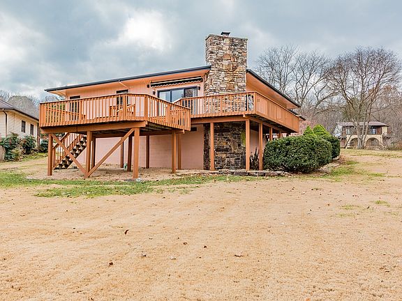 4th image of 48 Elizabeth Dr
