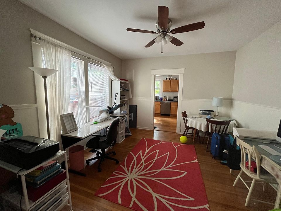 Middle room