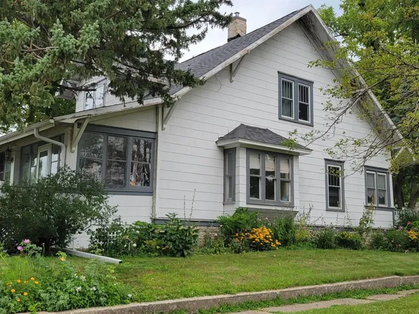 108 2nd Ave SW, West Bend, IA 50597