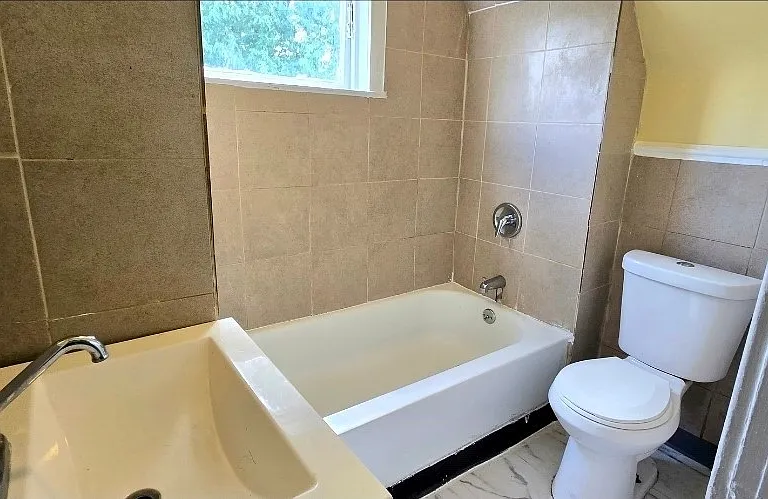 31 Roma Ave — Photo 4
