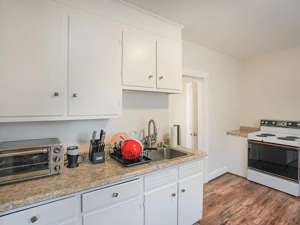 29-31 Adams St #2