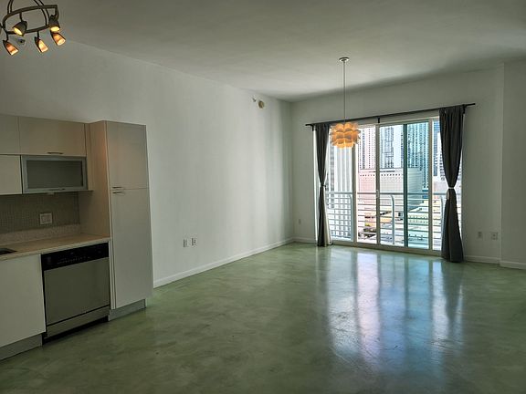 4th image of 133 NE 2nd Ave APT 1808