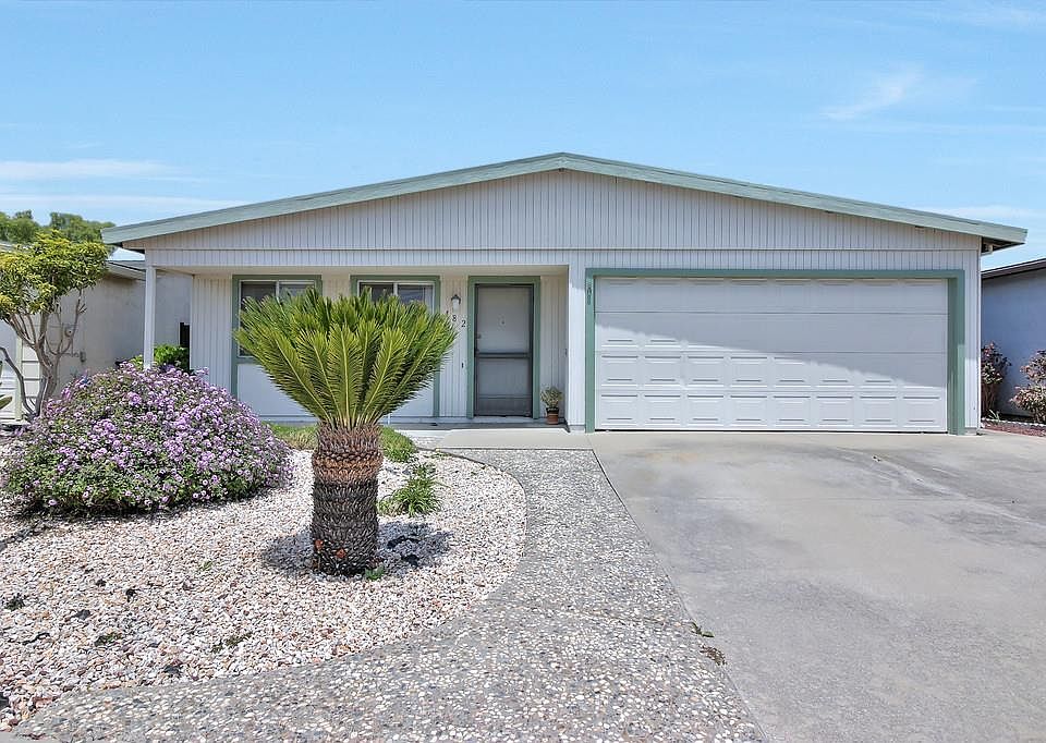 1st image of 482 Spruce Cir