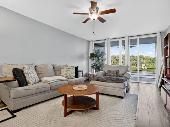 9450 Poinciana Place #203, Davie, FL 33324