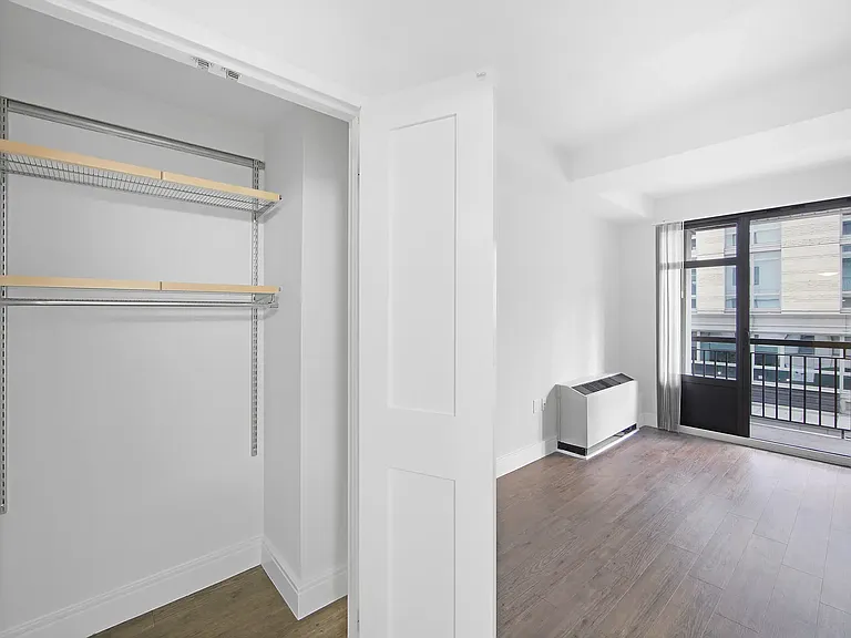 354 E 91st St #503 — Photo 8