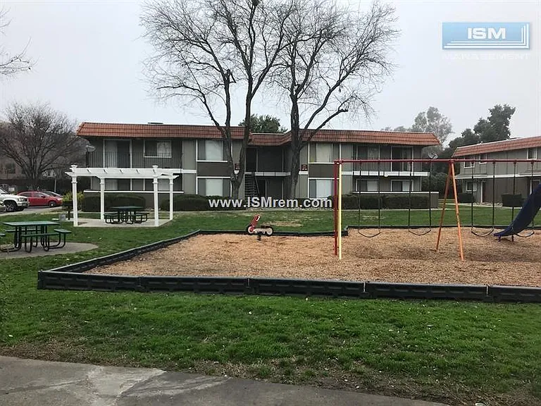 Delta Village Apartments — Photo 12