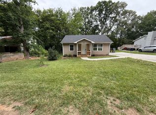 108 Hoover Dr, Lexington, NC 27292