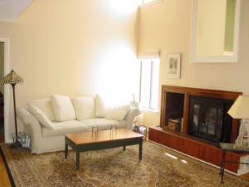 2nd image of 11 CANDLEWOOD Lane