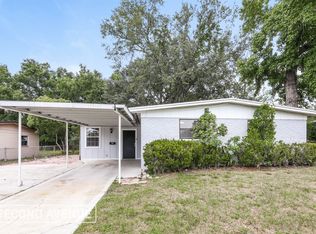 285 Renne Dr N, Jacksonville, FL 32218