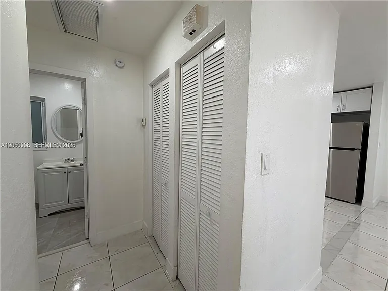 732 SW 6th St #732 — Photo 10