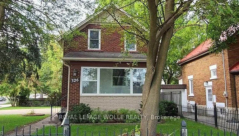 326 Victoria St S #B — Photo 1