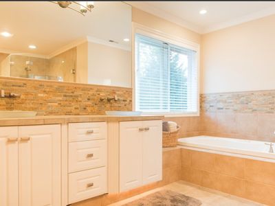 7508 Pioneer Way, Gig Harbor, WA, 98335