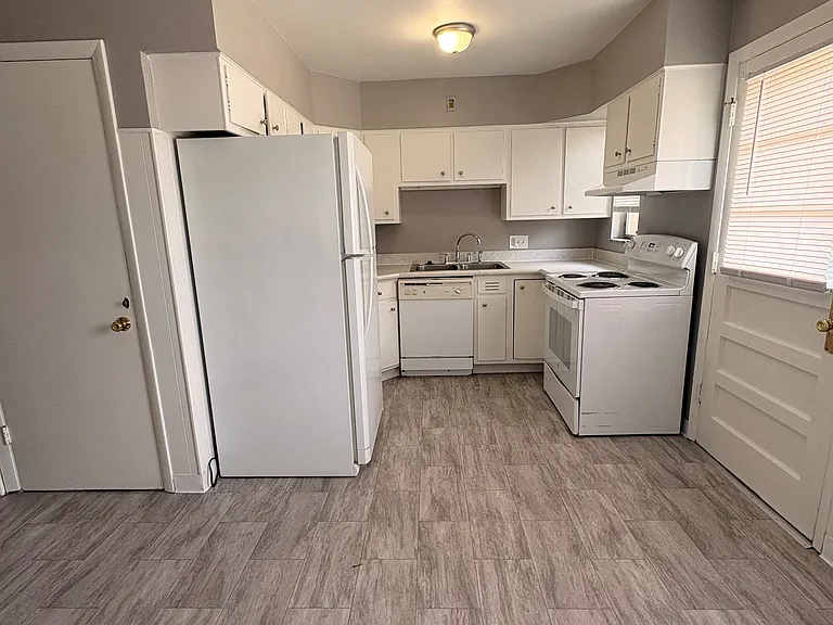 1263 S James Rd — Photo 1