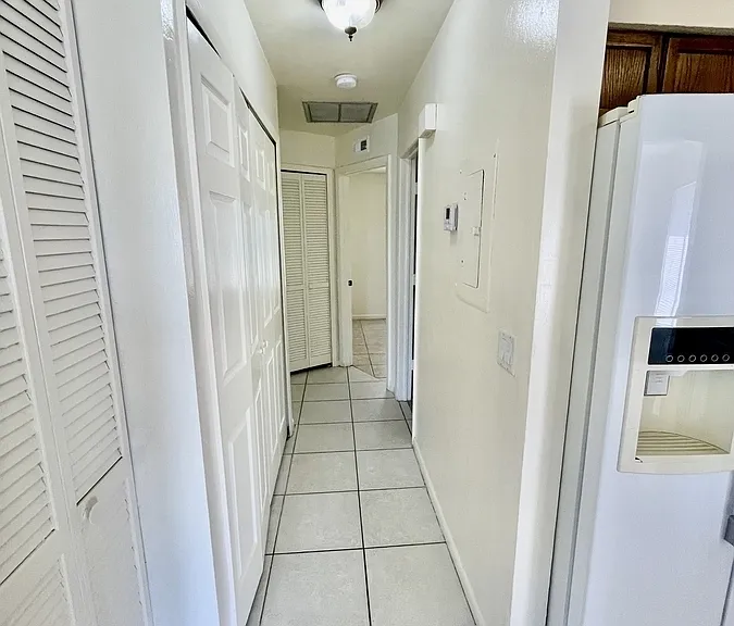 1823 SW Santa Barbara Pl #1823 — Photo 9