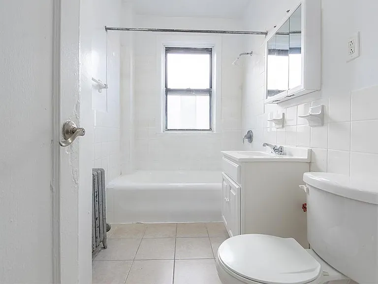 158 S Harrison St — Photo 2