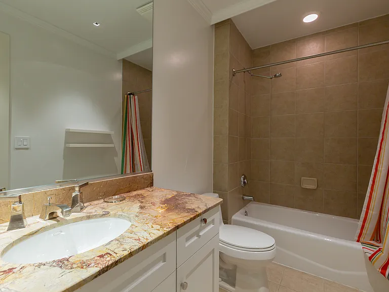 2328 Champlain St NW — Photo 21
