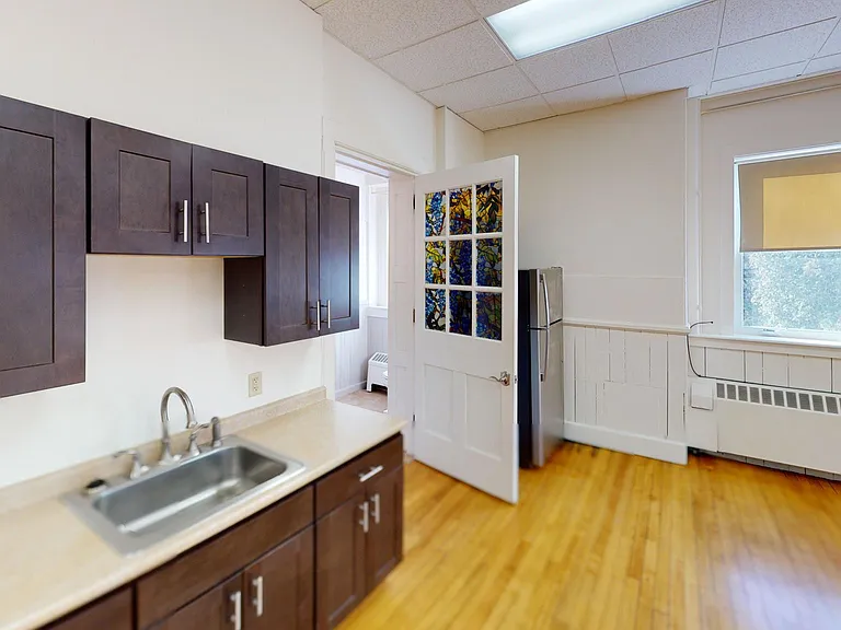 22 School St #1 — Photo 4
