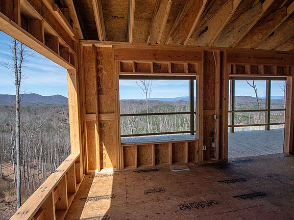 4th image of 437 Skyline View Dr