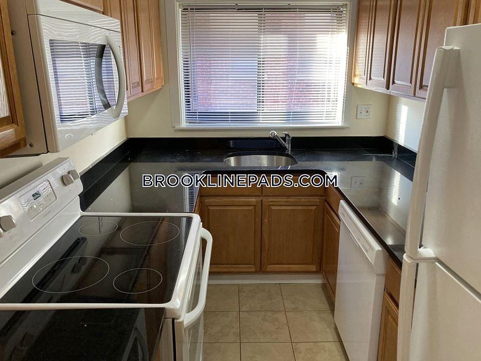 1st image of 116 Longwood Ave APT 3A