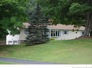 899 Gungywamp Rd, Groton, CT 06340