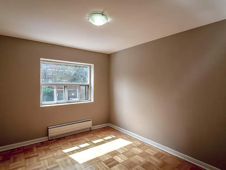 20 Mountain Ave N — Photo 17