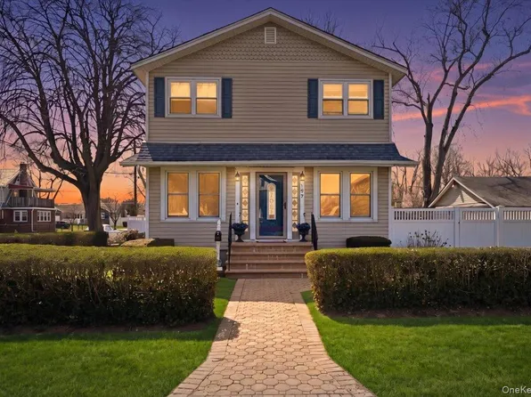 197 S 4th Street, Lindenhurst, NY 11757