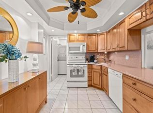 6661 NW 2nd Ave APT 402, Boca Raton, FL 33487