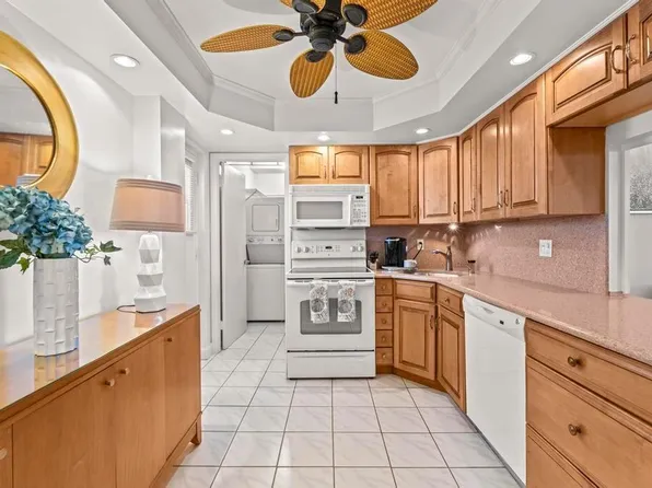 6661 NW 2nd Avenue #402, Boca Raton, FL 33487