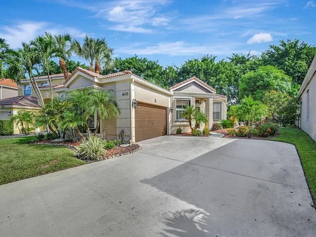 6172 Oak Bluff Way — Photo 1