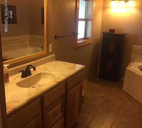 3rd image of 176 Worton Ln