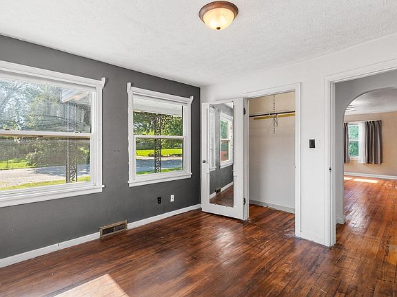 5th image of 206 N 4th St