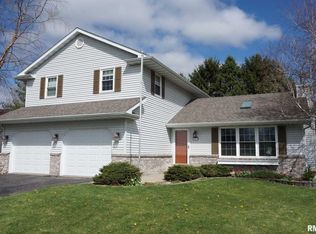 209 E Morning Star Ct, Stillman Valley, IL 61084