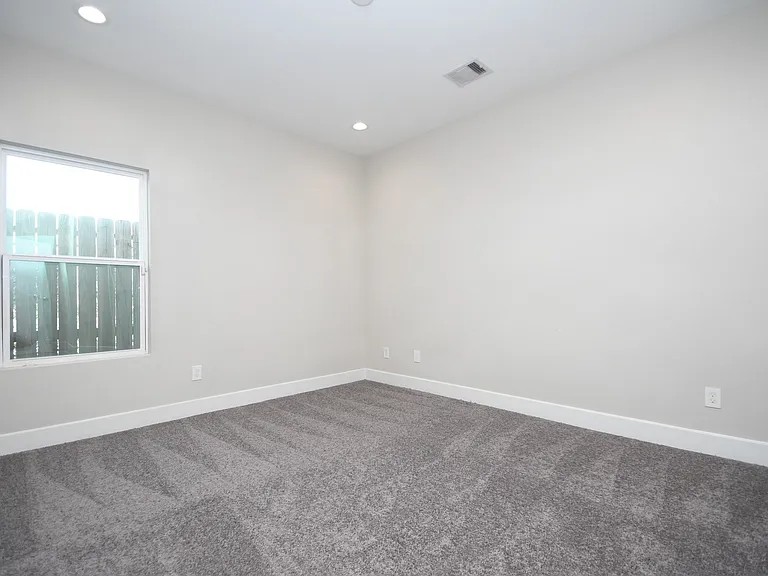 5904 Gardendale Dr #B — Photo 17