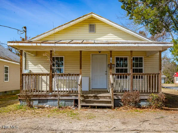 702 Contentnea Avenue, New Bern, NC 28560