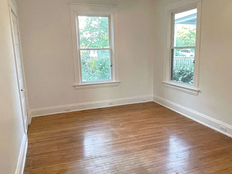 215 Lyon St — Photo 8