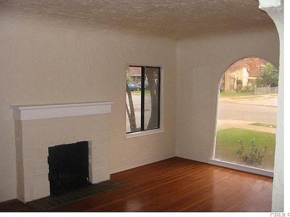 3rd image of 3096 N Pershing Ave