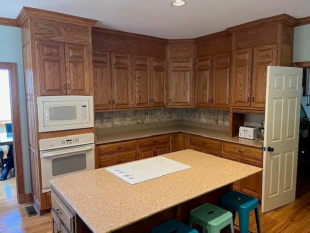 50 Hemlock Ct — Photo 3