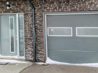 70 S Saddlestone Dr NE #302, Calgary, AB T3J0W4