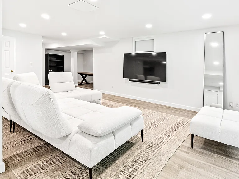 11 Pine Grove Ct — Photo 44