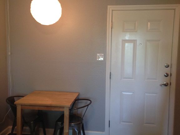 table off of kitchen